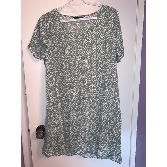 Shein print dress. Size large - Picture 2 of 4